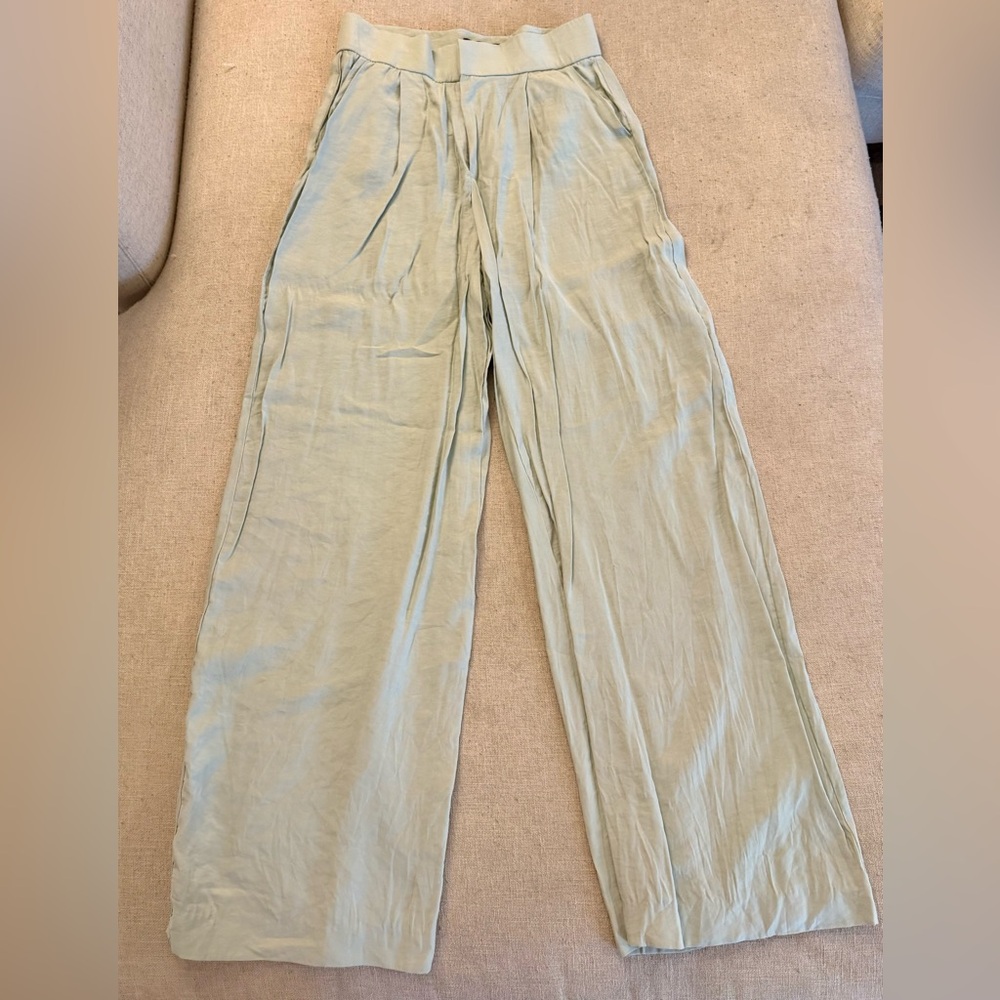 Woman’s Zara Pant